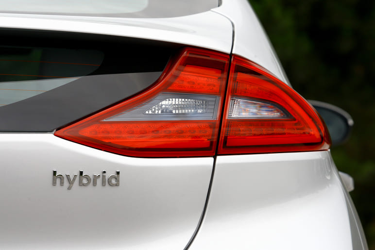 Los coches que menos consumen híbridos