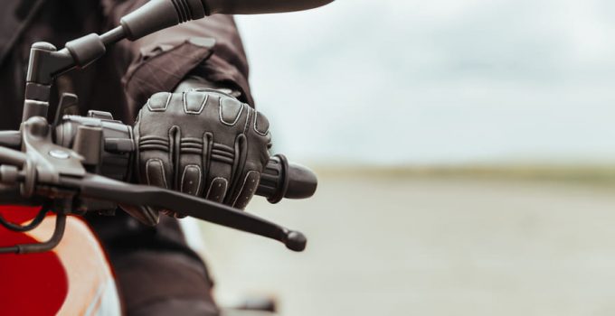 Cómo elegir los guantes para moto