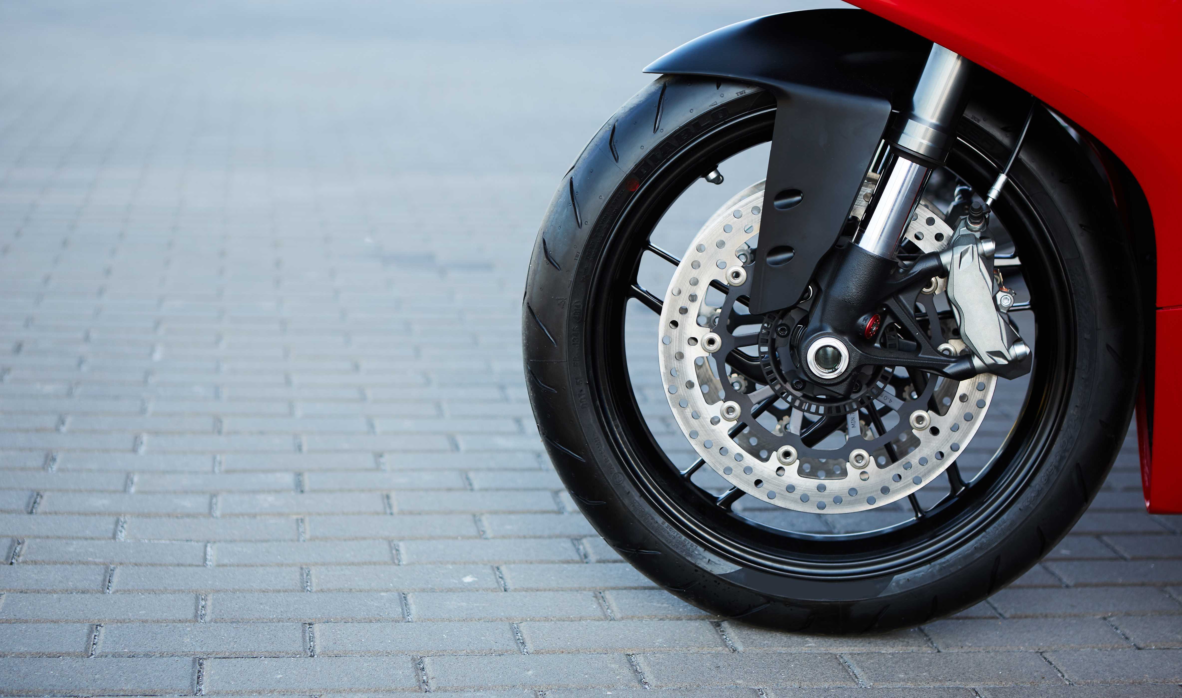 Vida útil de los neumáticos de motocicleta