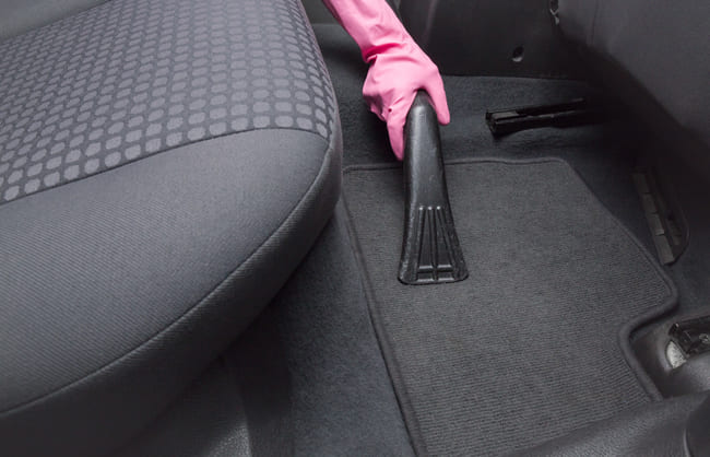 Como limpar o automóvel por dentro