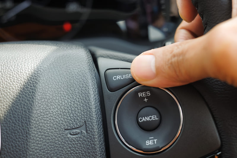 Limitador de velocidade para carros: como funciona e como tirar