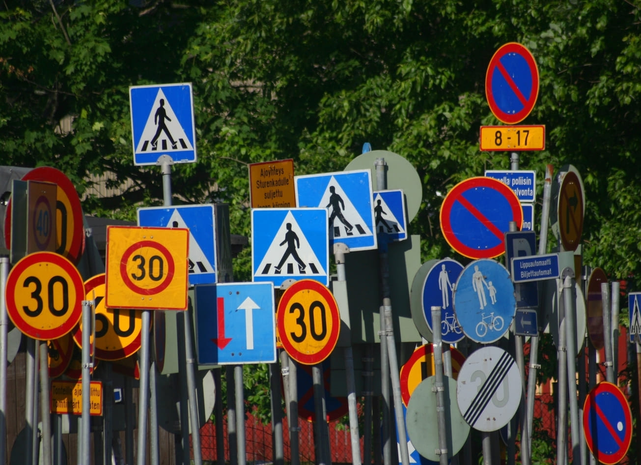 Suomen liikennemerkit: Tyypit, värit ja muodot