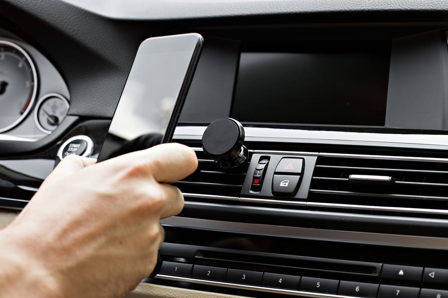 Handyhalterungen fürs Auto - welche gibt es und was sind die Vorteile